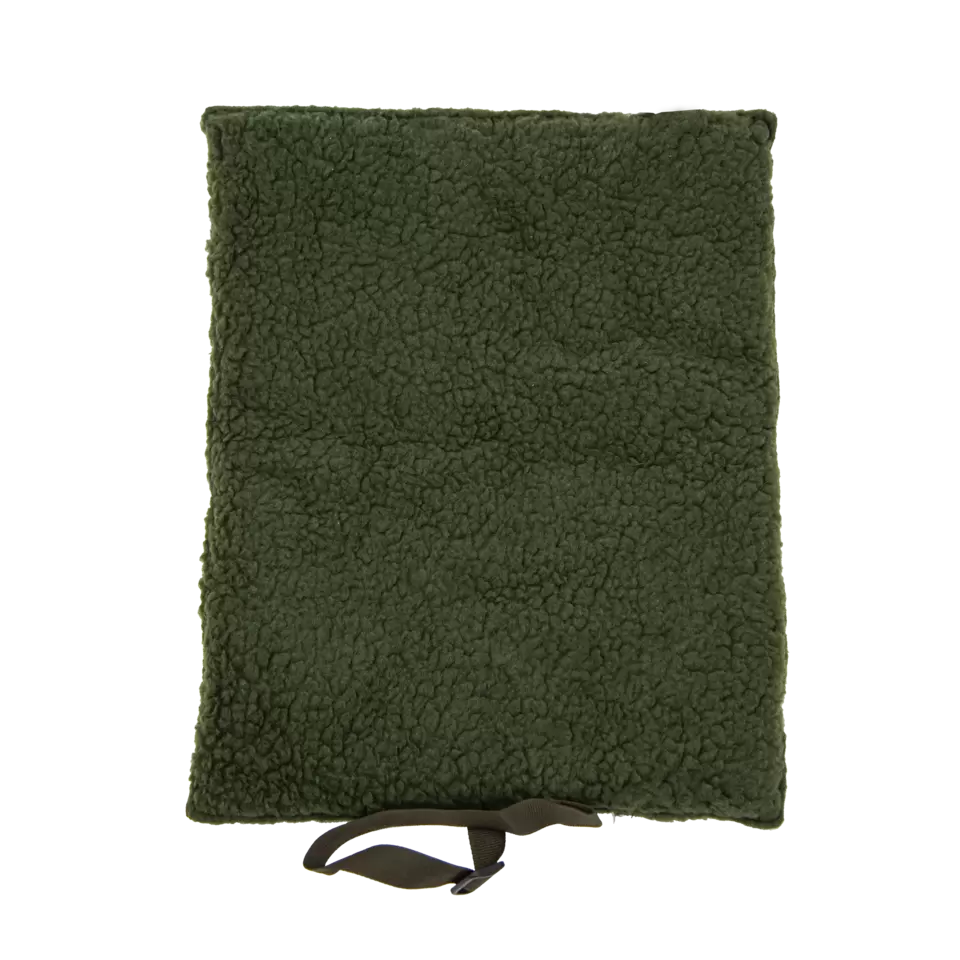 Sitzunterlage in grün mit Fell Carinthia/S4 Supplies