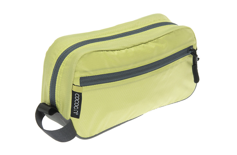 On-The-Go Toiletry Kit Light