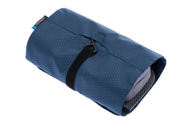 Hanging Toiletry Kit Minimalist